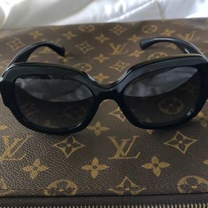 CHANEL Sunglasses
